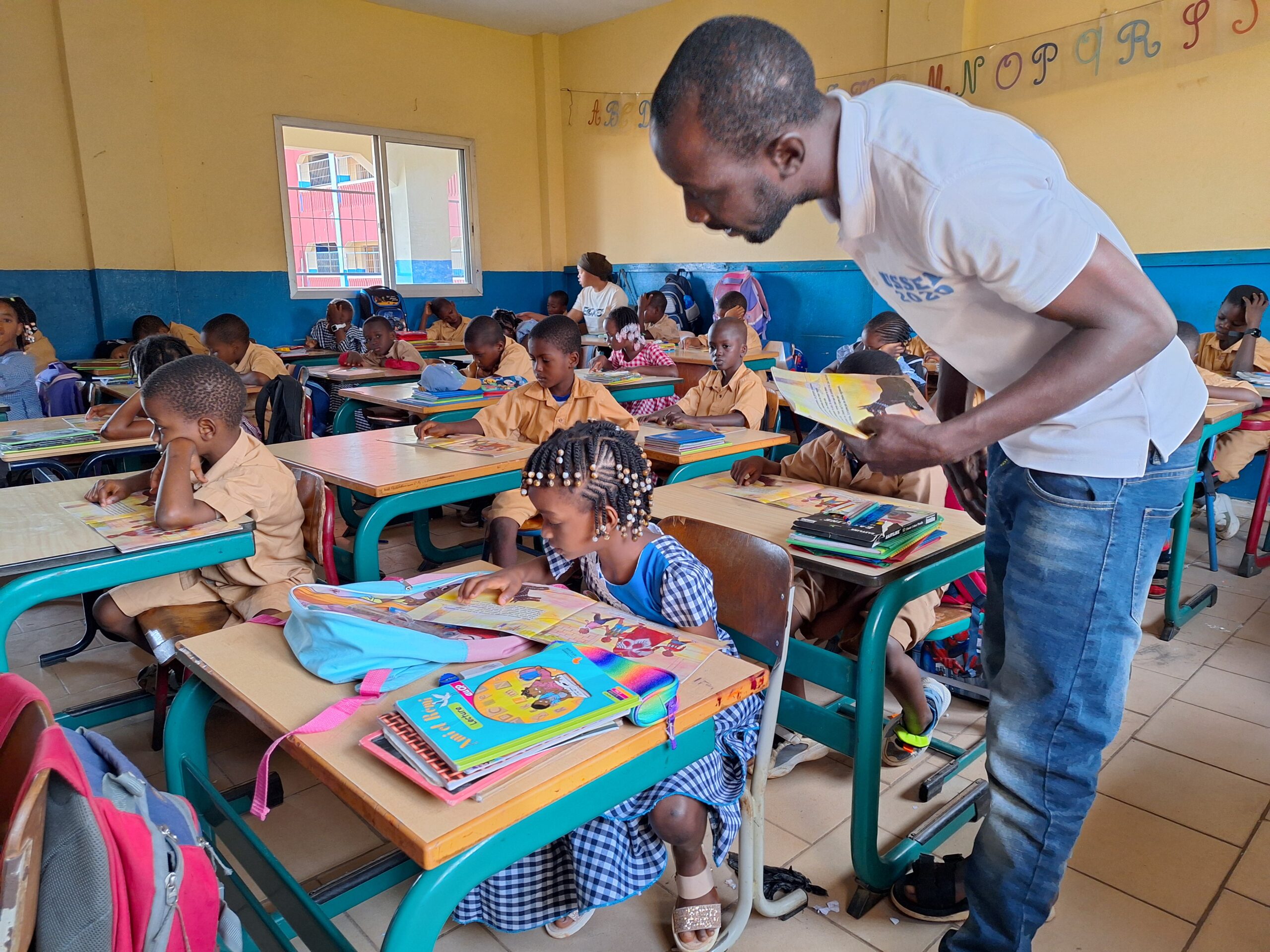Cours en classe primaire, oct. 2024